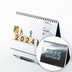 Calendrier chevalet A5 luxe argent personnalisé : Logo intégré Miniature