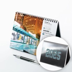 Calendrier chevalet A5 luxe argent personnalisé : Logo intégré Giga